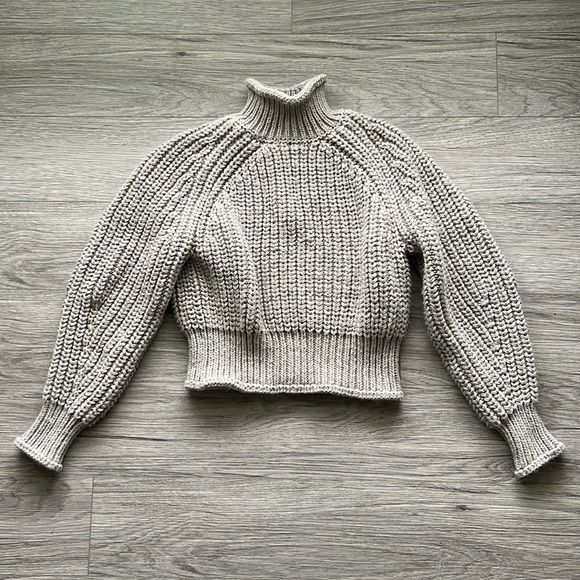 H&M Gray Chunky Knit Sweater Size XS - Picture 1 of 6
